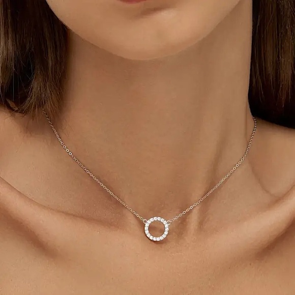 🔴𝟭𝟬/$𝟮𝟱🔴NEW Rhinestone Circle Charm Necklace - Picture 4 of 13